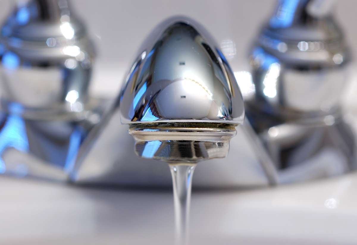  A dripping faucet. A leaky faucet that drips at the rate of one drip per second can waste more than 3,000 gallons per year.